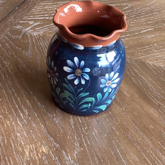 Art Pottery Vase - Picture 2 of 8
